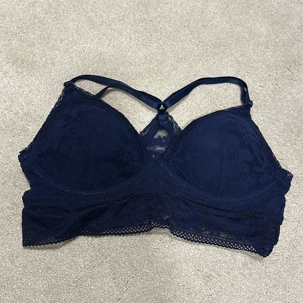 NWT Victoria’s Secret Navy Lace Bralette